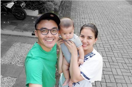 Artis kerap unggah foto bayi © 2017 brilio.net Artis kerap unggah foto bayi © 2017 brilio.net