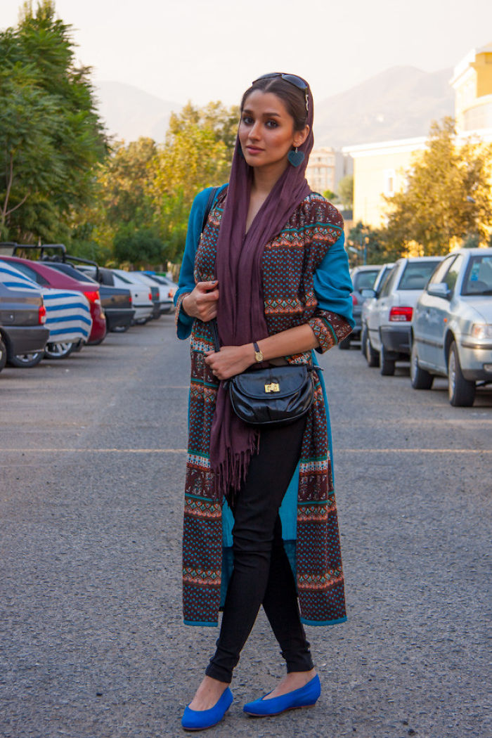 street style wanita Iran © 2017 boredpanda.com street style wanita Iran © 2017 boredpanda.com