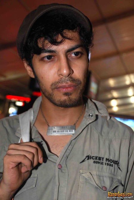 Perubahan Alex Abbad dari VJ MTV hingga aktor © 2017 berbagai sumber