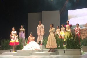 Terinspirasi mimpi, begini keindahan busana Ivan Gunawan di IFW 2017