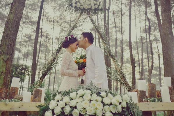 10 Foto kemesraan Alessia Cestaro dan sang suami, ada yang hamil