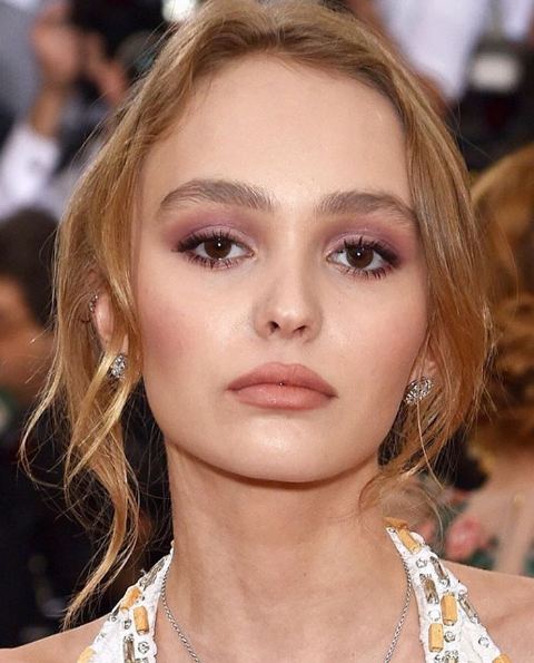 cantiknya Lily-Rose putri Johnny Depp © 2017 Instagram cantiknya Lily-Rose putri Johnny Depp © 2017 Instagram