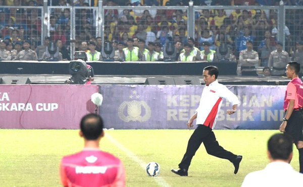 olahraga presiden © 2017 Twitter @Jokowi