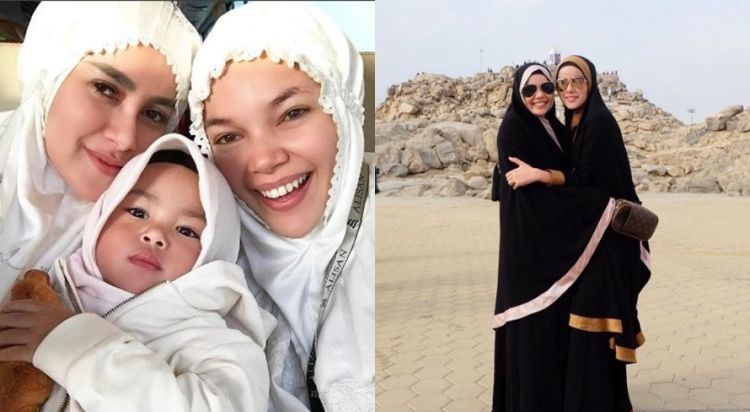 13 Foto Olla Ramlan dan keluarga ibadah umrah bareng Dewi