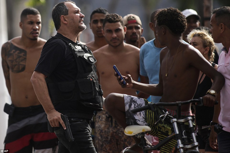15 Potret amburadulnya kota di Brasil akibat ditinggal mogok polisinya