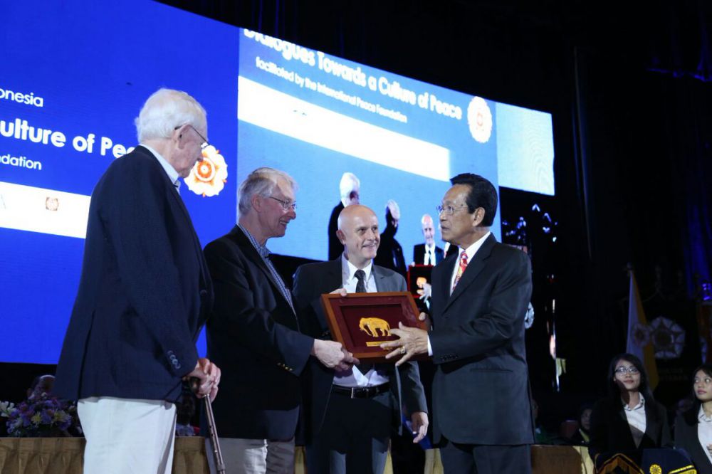 Kuliah Nobel  © 2017 twitter 