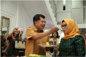 Istri Wapres Jusuf Kalla ultah, perayaan berlangsung sangat sederhana