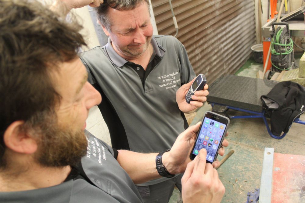 kisah nyata bukti keperkasaan nokia ini bikin kagum © 2017 metro.co.uk