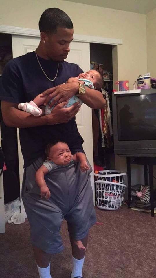 kelakuan ayah saat jaga anak ini bikin ngakak © 2017 berbagai sumber kelakuan ayah saat jaga anak ini bikin ngakak © 2017 berbagai sumber