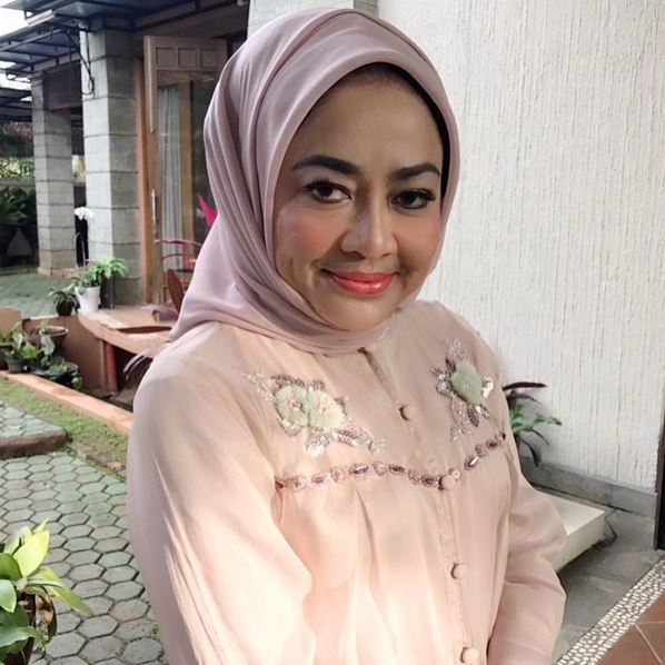 10 Potret Dewi Rano, istri Rano Karno yang selalu terlihat anggun
