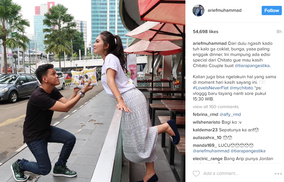 5 Seleb ini beri hadiah tak biasa buat pasangannya, boleh ditiru nih berbagai sumber 5 Seleb ini beri hadiah tak biasa buat pasangannya, boleh ditiru nih berbagai sumber