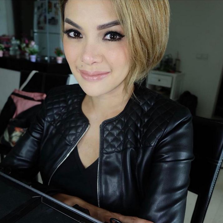 Dewi Perssik beda pendapat © 2017 brilio.net