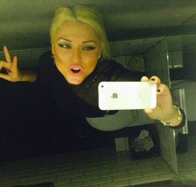 kelakuan cewek tepuk jidat © 2017 istimewa