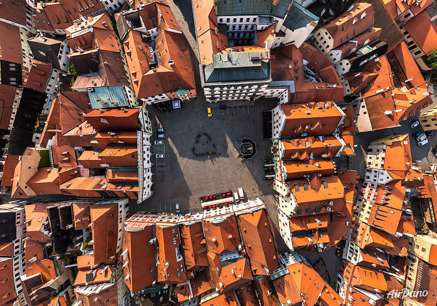 15 Pemandangan kota yang dipotret dari atas, pesonanya bikin takjub