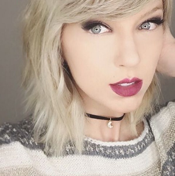 15 Foto April Gloria, cosplayer cewek yang mirip banget Taylor Swift