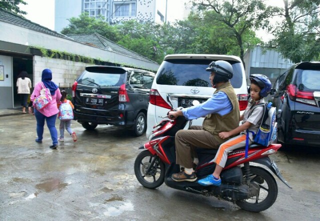 anies dan anak © 2017 brilio.net anies dan anak © 2017 brilio.net