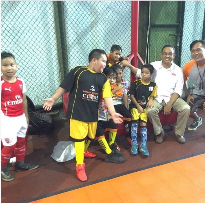 anies dan anak © 2017 brilio.net anies dan anak © 2017 brilio.net