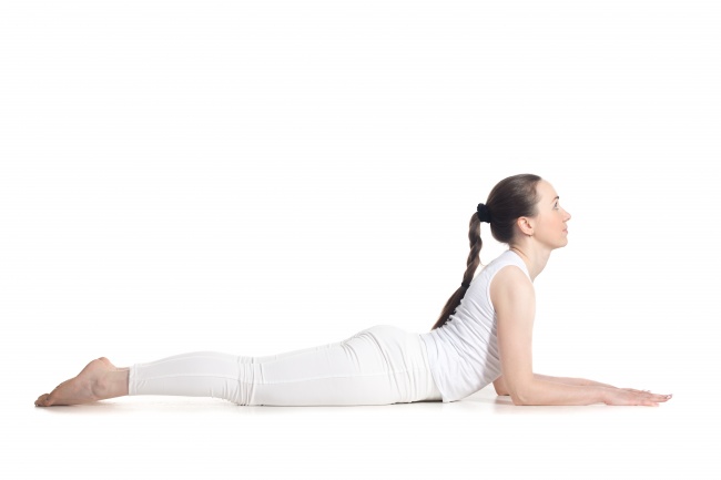 6 Gerakan yoga ini bisa menjamin kesehatan payudara, buktiin deh!