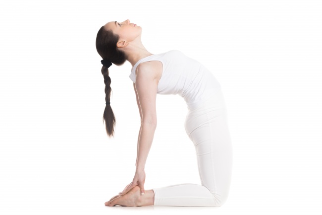 6 Gerakan yoga ini bisa menjamin kesehatan payudara, buktiin deh!