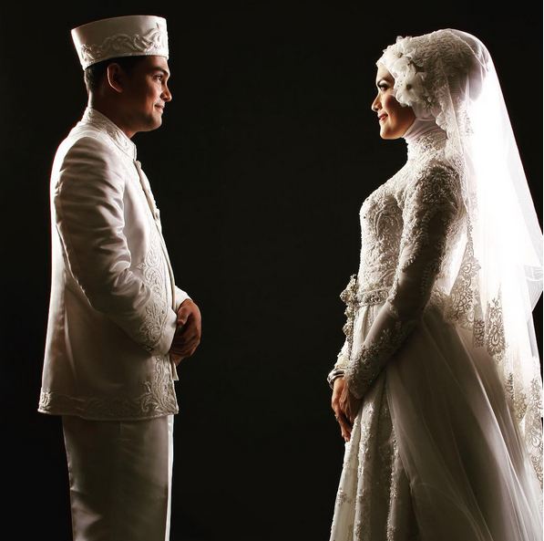 11 Foto Ridwan Ghani dan Adhitya Putri ini bikin fans cewek patah hati