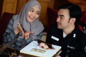 6 Postingan ini tunjukkan Rina Nose makin lengket sama mantan suami