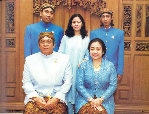 10 Foto Megawati dari masa kecil sampai sekarang, cantik sejak muda