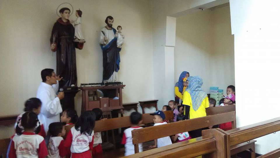 kunjungan gereja kotabaru © 2017 brilio.net kunjungan gereja kotabaru © 2017 brilio.net