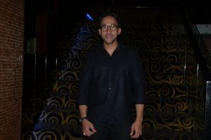 Maruli Tampubolon memerankan dokter kandungan yang tampan,  penasaran?