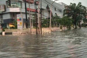 Banjir di 54 titik, ribuan rumah di Jakarta terendam 