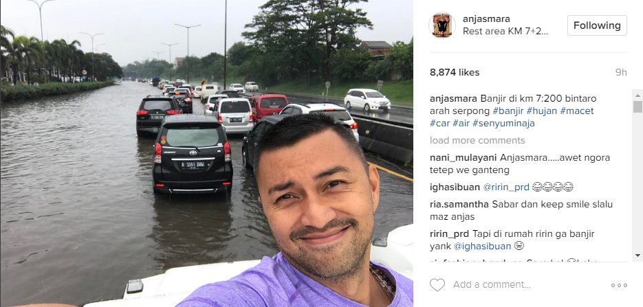 anjasmara selfie banjir © 2017 brilio.net anjasmara selfie banjir © 2017 brilio.net