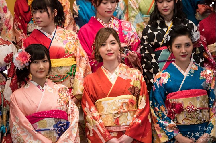 AKB48 Pakai Kimono © 2017 brilio.net AKB48 Pakai Kimono © 2017 brilio.net