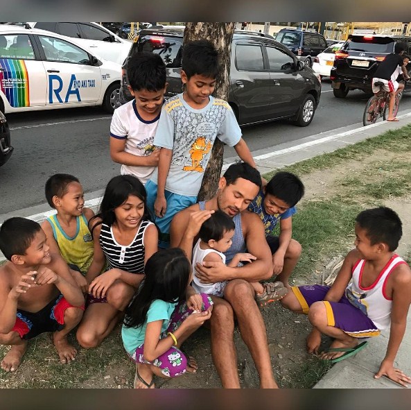 Sinon Loresca © 2017 Sinon Loresca