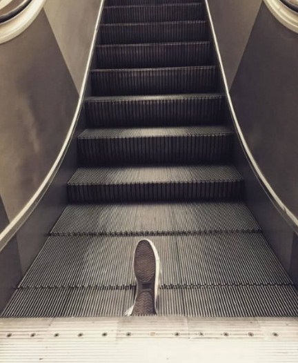 eskalator serem © 2017 brilio.neteskalator serem