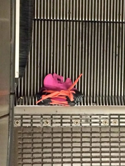 eskalator serem © 2017 brilio.neteskalator serem