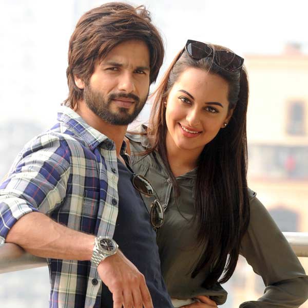 Kisah cinta 7 pasangan seleb Bollywood ini diduga setingan demi rating