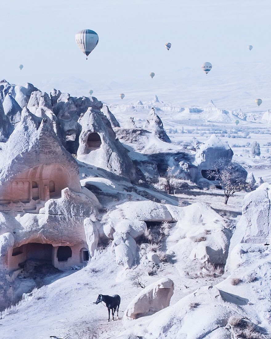 Bukan editan, 12 foto di Cappadocia ini memang aslinya indah banget