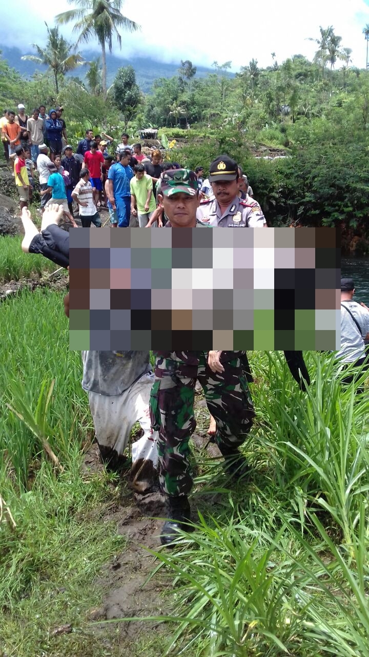 dua mahasiswi tewas tenggelam saat asyik selfie di pinggir sungai © 2017 istimewa dua mahasiswi tewas tenggelam saat asyik selfie di pinggir sungai © 2017 istimewa