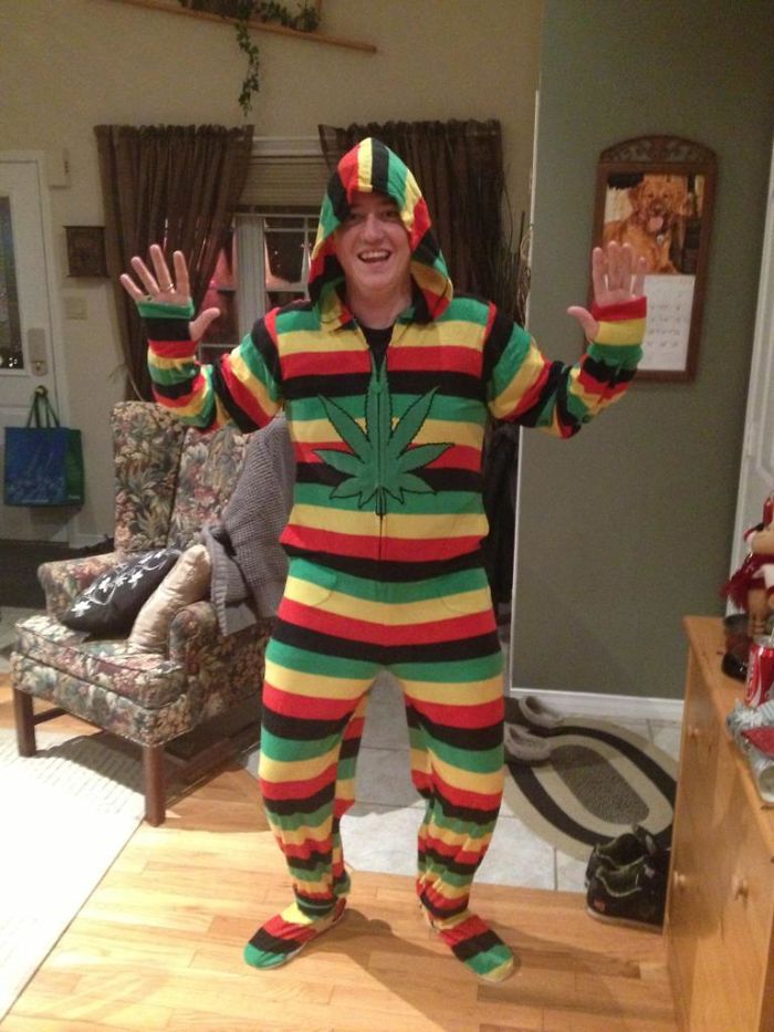 hadiah ulang tahun dari nenek untuk cucunya ini bikin ngakak © 2017 boredpanda