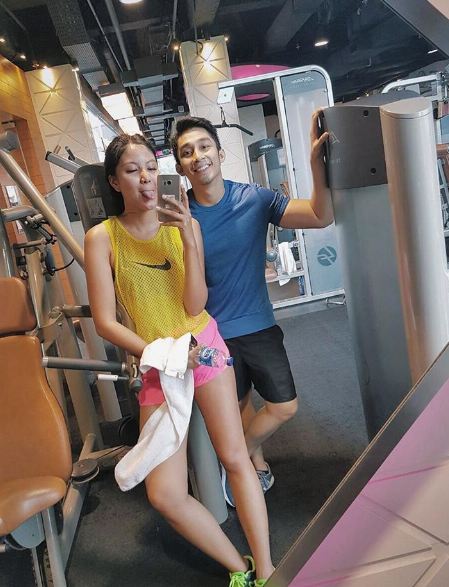 potret kemesraan Zivanna Letisha dan suami © 2017 Instagram potret kemesraan Zivanna Letisha dan suami © 2017 Instagram