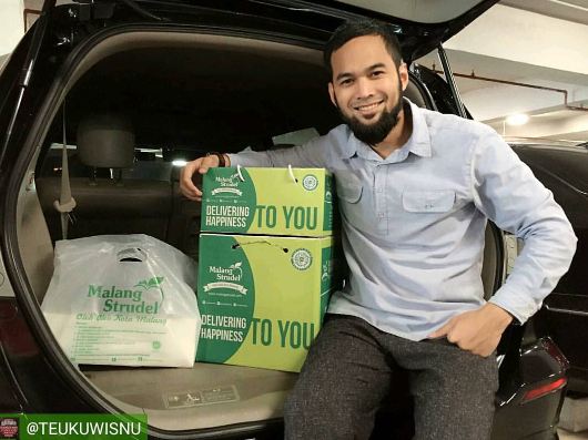 artis bisnis oleh-oleh khas © 2017 istimewa artis bisnis oleh-oleh khas © 2017 istimewa