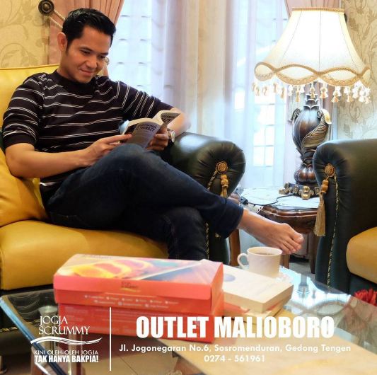 artis bisnis oleh-oleh khas © 2017 istimewa artis bisnis oleh-oleh khas © 2017 istimewa