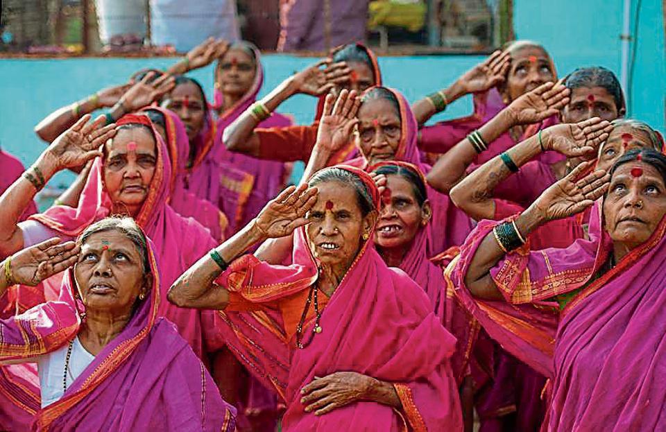 Pelajar nenek-nenek © 2017 brilio.net Pelajar nenek-nenek © 2017 brilio.net