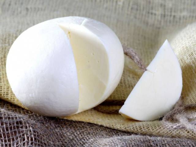 Nggak cuma enak & langka, 10 makanan ini harganya bikin melongo