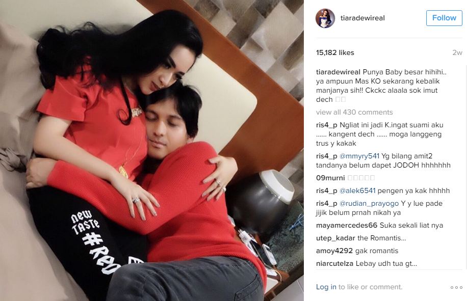  Tiara Dewi Patuh Dengan Suami  © 2017 brilio.net