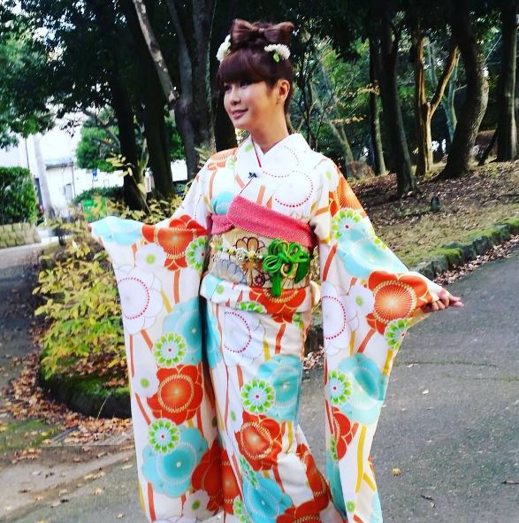10 Potret cantiknya Ai Haruna, ladyboy paling moncer di Jepang