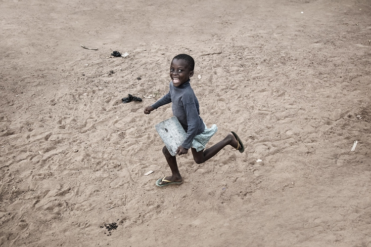 13 Foto keseharian anak-anak di Togo ini menyentuh nurani