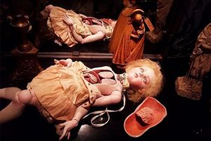 12 Boneka ini bentuknya malah menyeramkan, berani mengoleksinya?