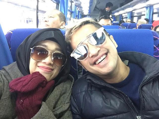 Irfan-Dela liburan © 2017 brilio.net Irfan-Dela liburan © 2017 brilio.net