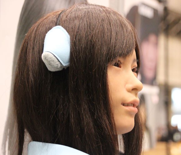 Robot Android Asuna © 2017 brilio.net