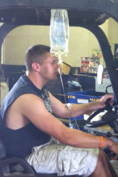 kelakuan pekerja ini bikin susah nahan ketawa © 2017 berbagai sumber